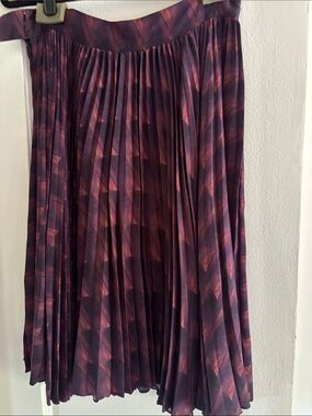 TUCKER Silk Pleated Midi Skirt in Burgundy and Plum size L